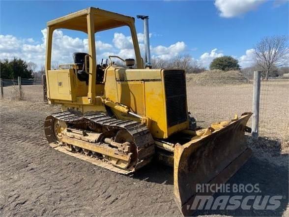 John Deere 450 Vikšriniai buldozeriai