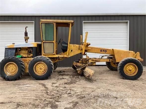 John Deere 570 Greideriai