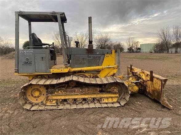 Komatsu D32P-1 Vikšriniai buldozeriai