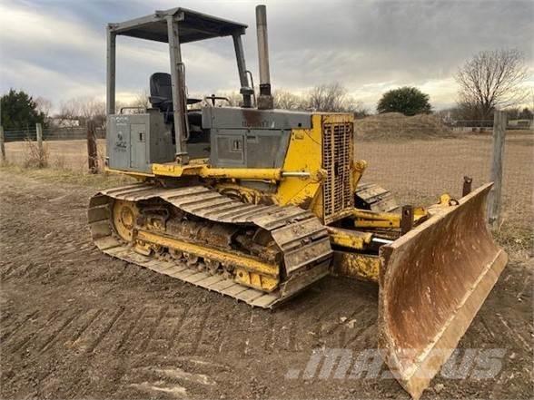 Komatsu D32P-1 Vikšriniai buldozeriai