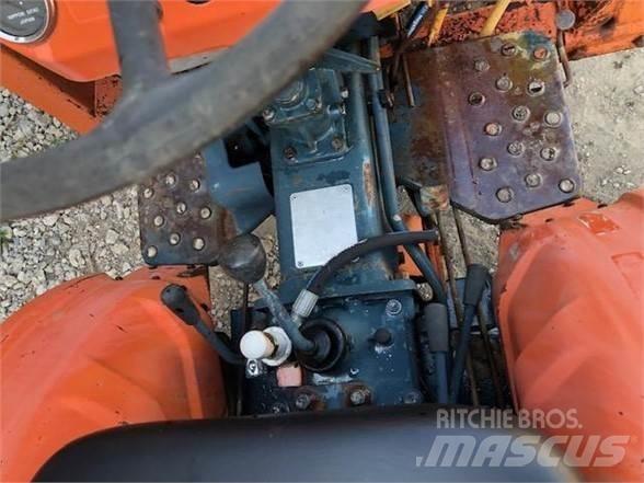 Kubota B7100 Traktoriai