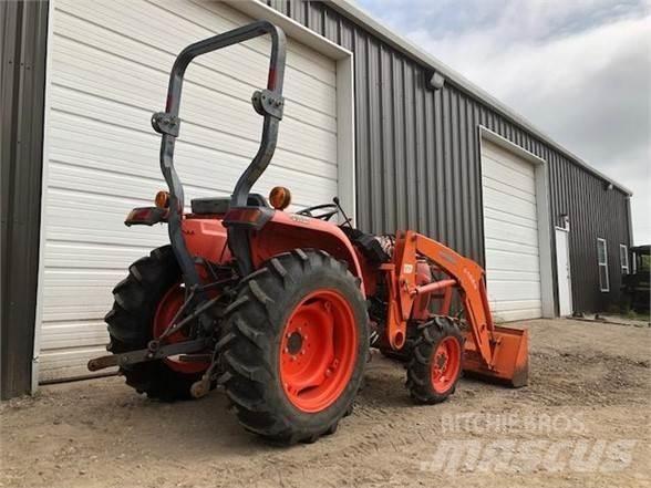 Kubota L3200 Traktoriai
