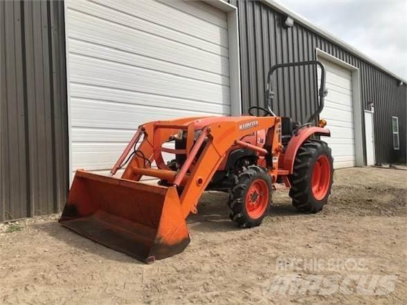 Kubota L3200 Traktoriai