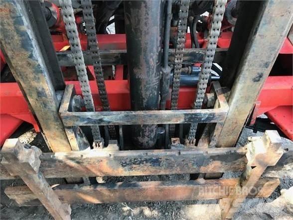 Moffett M5000 Ant sunkvežimių montuojami šakiniai krautuvai