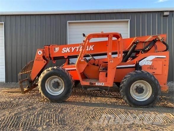 SkyTrak 6042 Teleskopiniai krautuvai