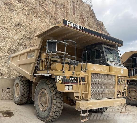CAT 771D Statybiniai savivarčiai sunkvežimiai