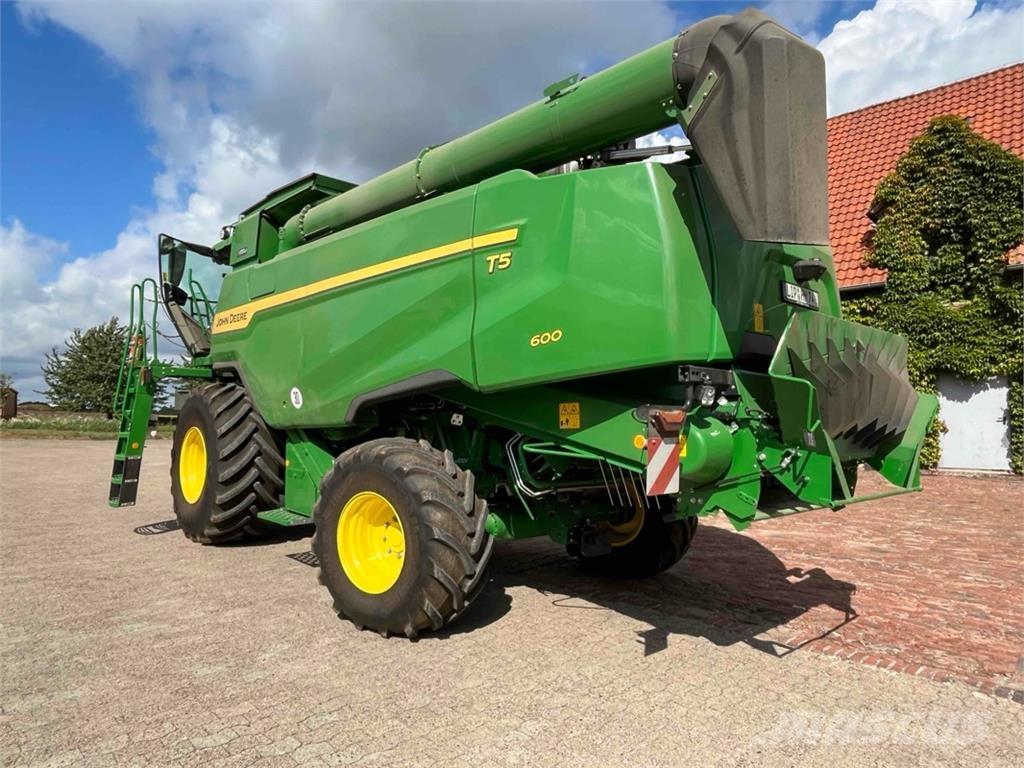John Deere T5 600 Derliaus nuėmimo kombainai