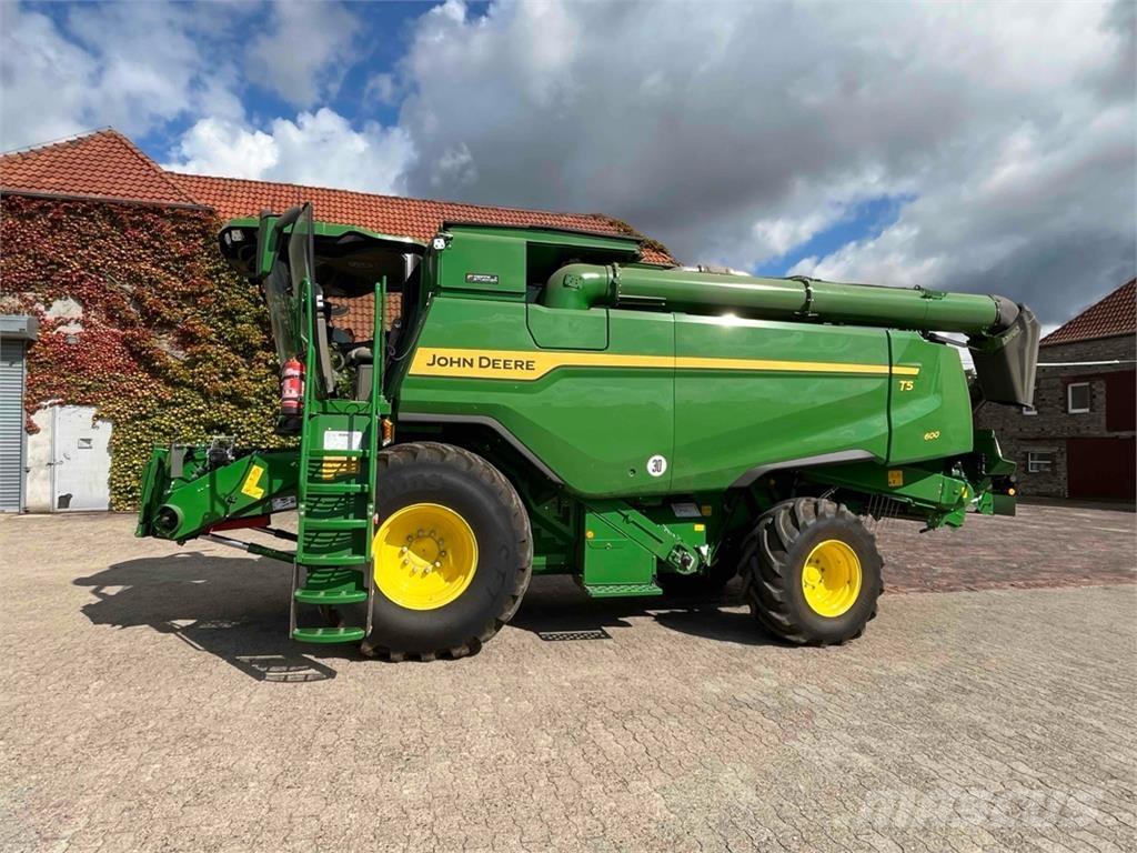 John Deere T5 600 Derliaus nuėmimo kombainai