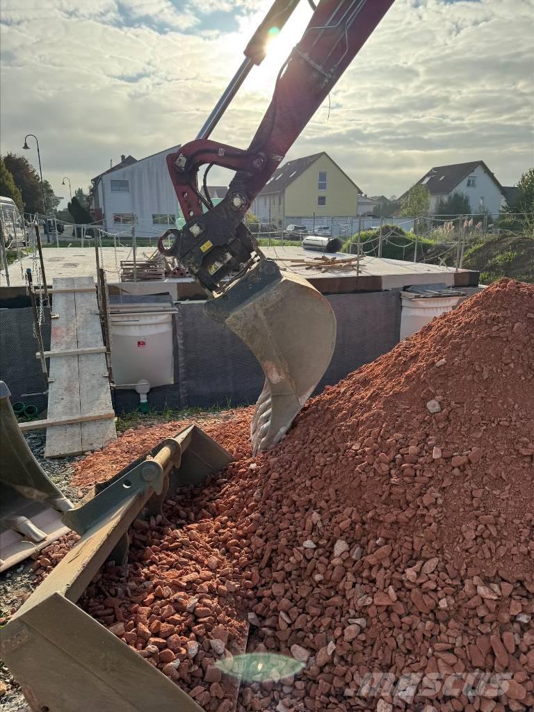 Yanmar B 110 W Ratiniai ekskavatoriai