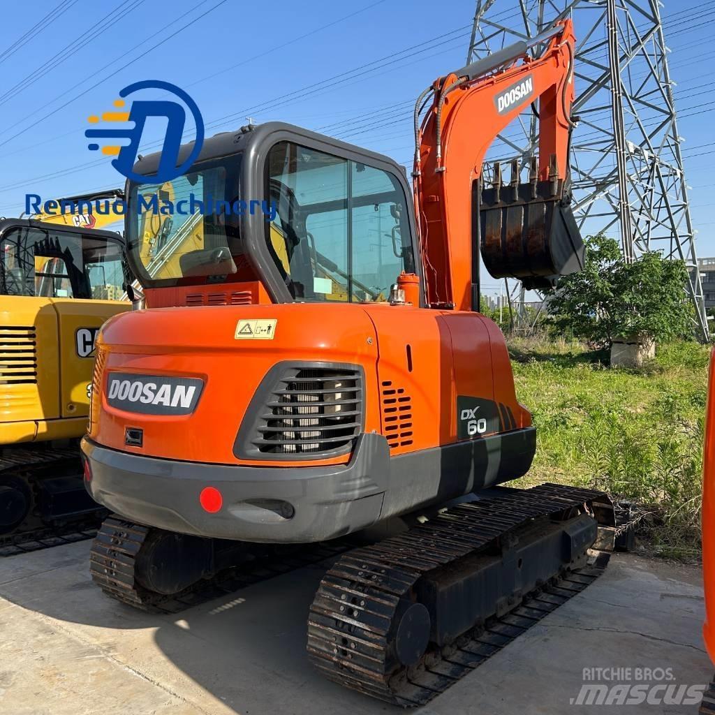Doosan DX 60 Vikšriniai ekskavatoriai
