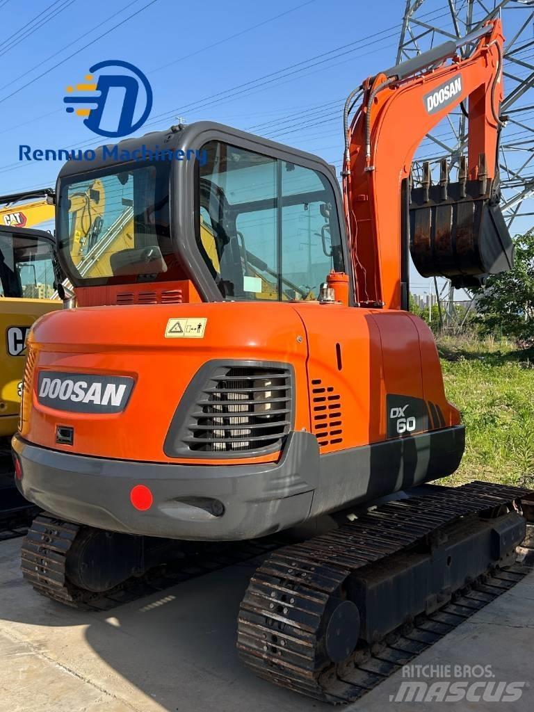 Doosan DX 60 Vikšriniai ekskavatoriai