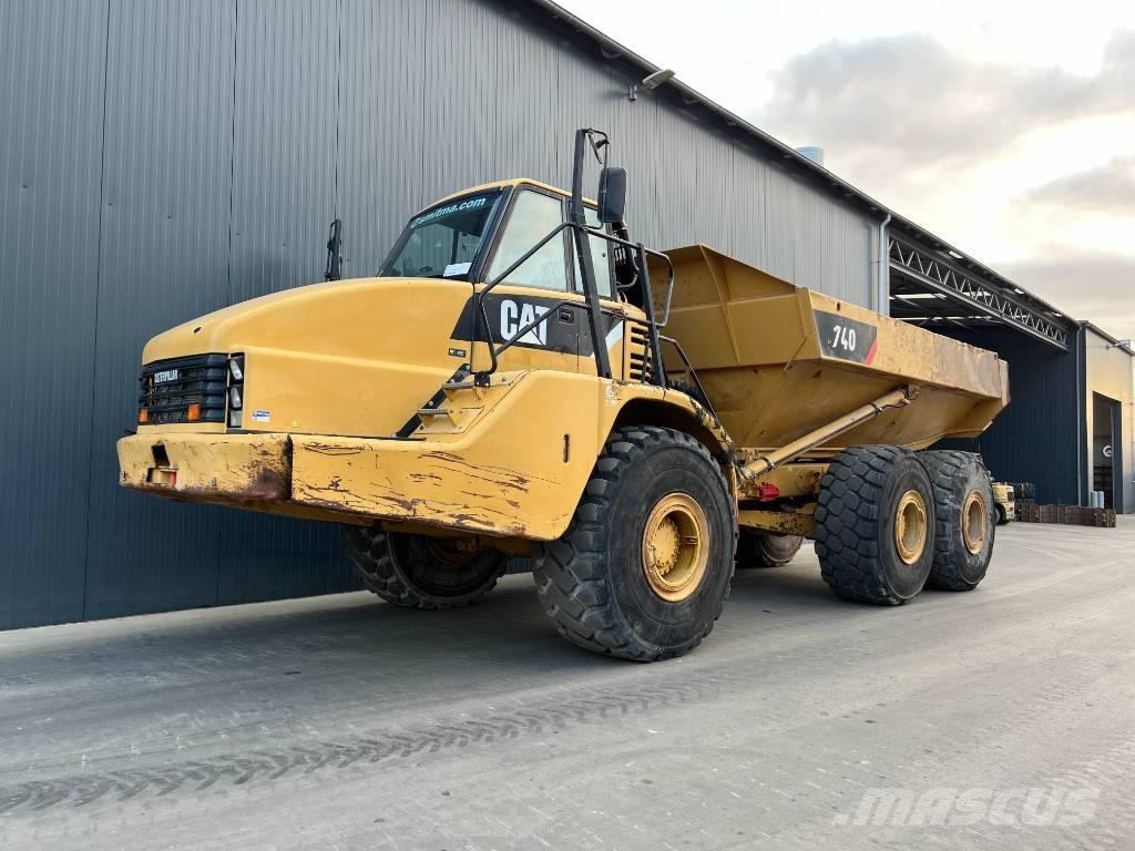 CAT 740 Karjeriniai savivarčiai