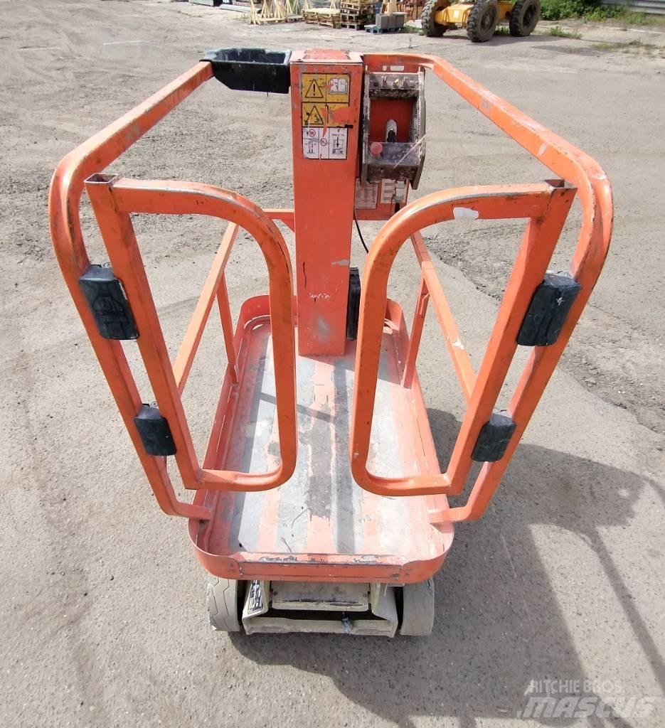 JLG 1230 ES Vertikalūs stiebiniai keltuvai