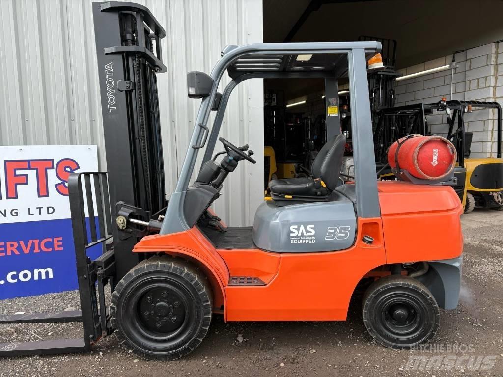 Toyota 7FGJ35 LPG (dujiniai) krautuvai