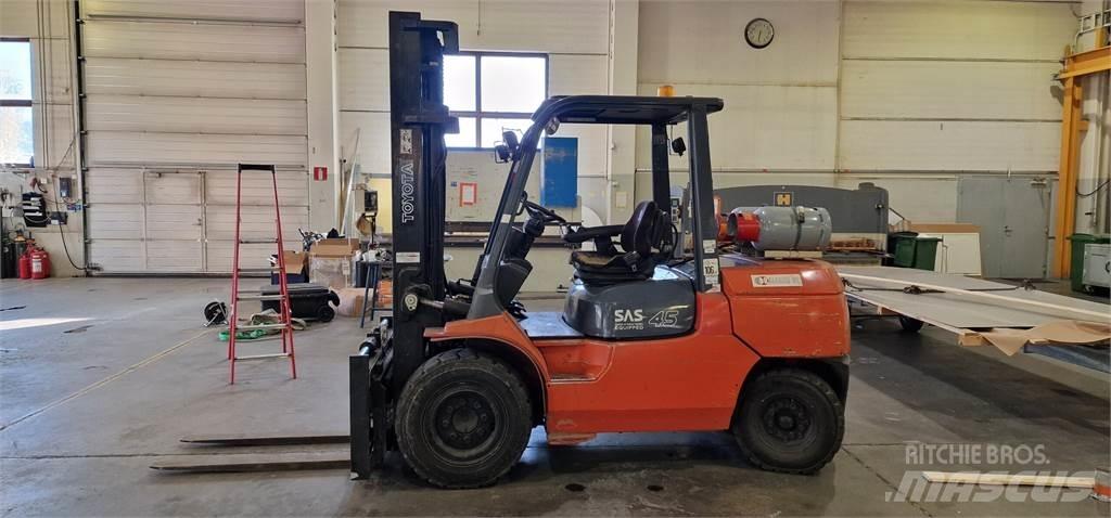 Toyota 7FG40 LPG (dujiniai) krautuvai