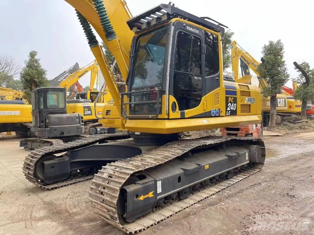 Komatsu PC240-8 Vikšriniai ekskavatoriai