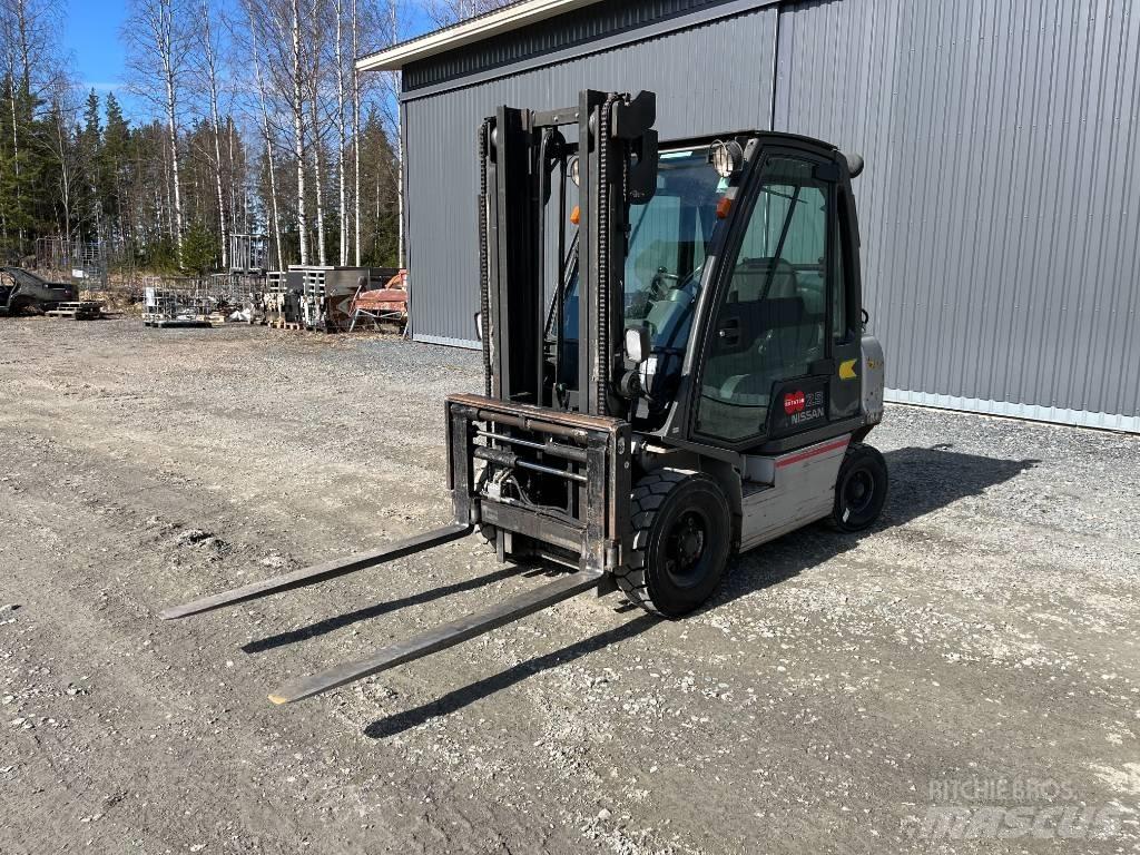 Nissan UD02A25P0 LPG (dujiniai) krautuvai