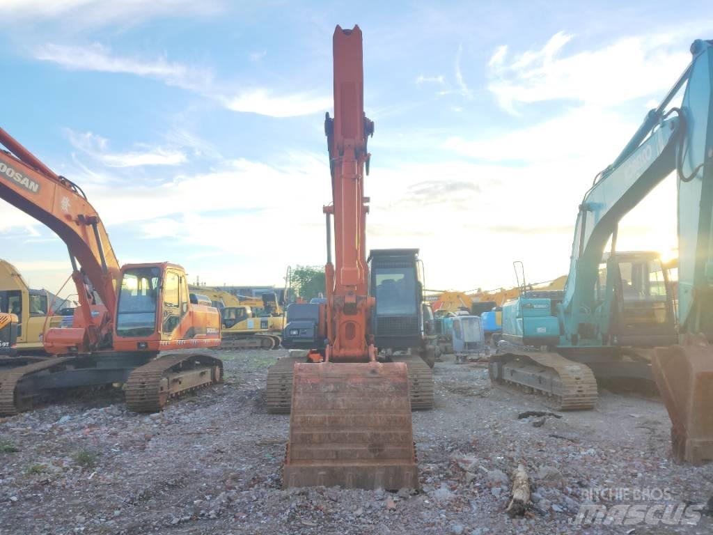 Hitachi ZX 210 Vikšriniai ekskavatoriai