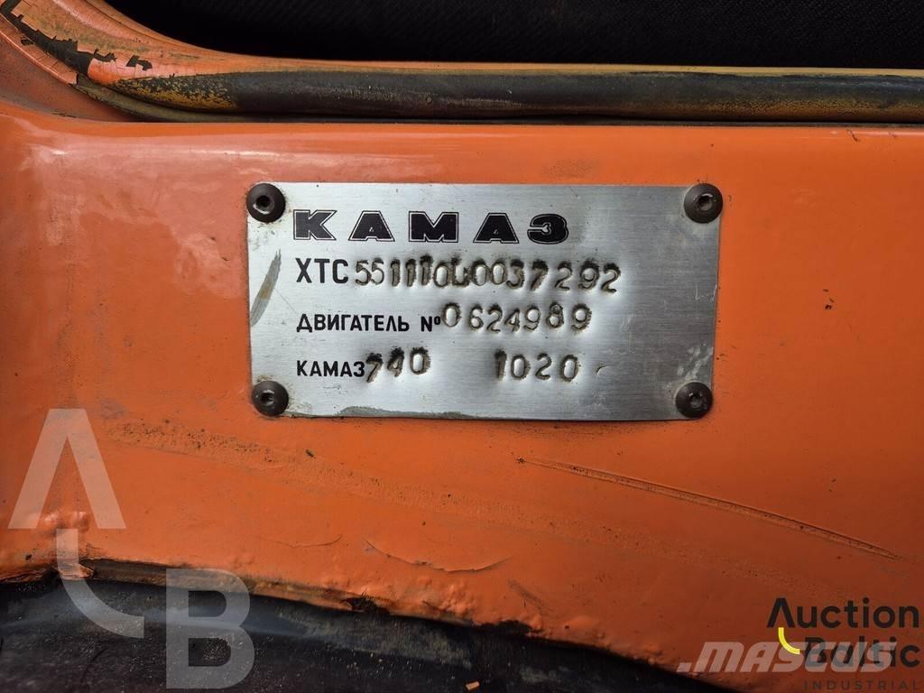 Kamaz 55111 Savivarčių priekabų vilkikai