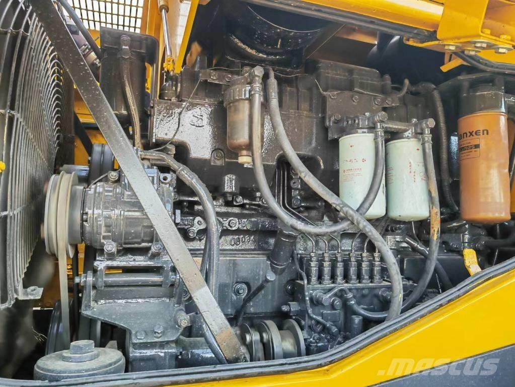 Komatsu WA 470-3 Vikšriniai ekskavatoriai