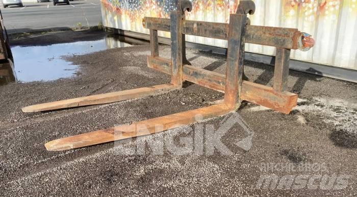 CAT Fourches Naudoti ratiniai krautuvai
