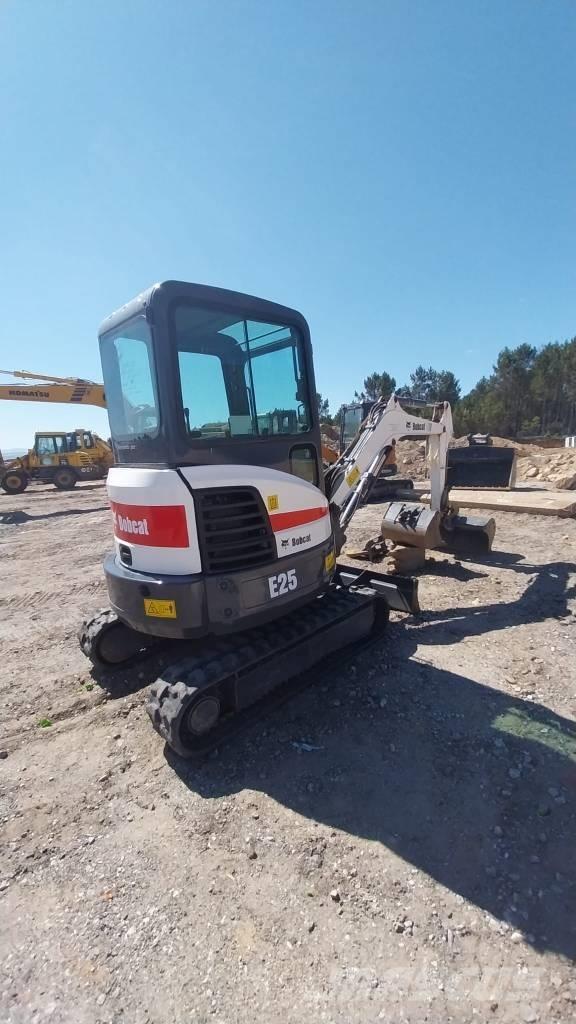 Bobcat E 25 Mini ekskavatoriai < 7 t