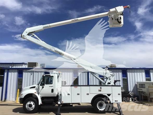 Altec AA755L Ant vilkikų montuojamos kėlimo platformos