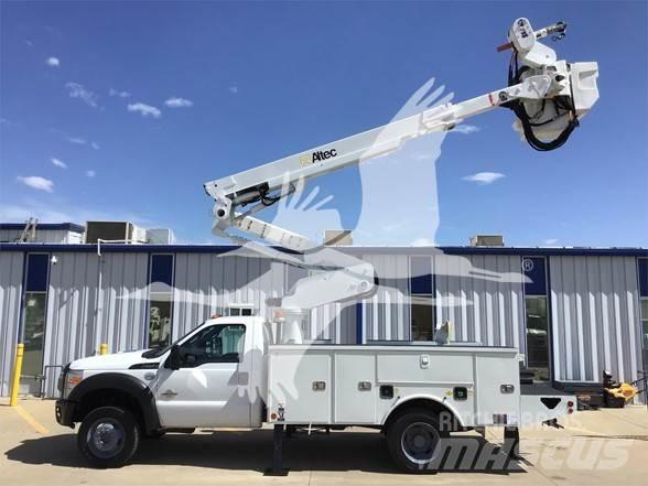 Altec AT40M Ant vilkikų montuojamos kėlimo platformos