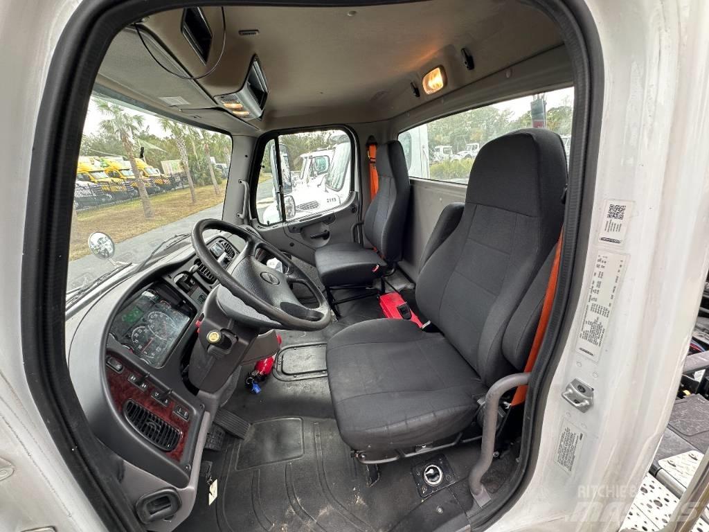 Freightliner M2 Gėrimų tiekimo sunkvežimiai