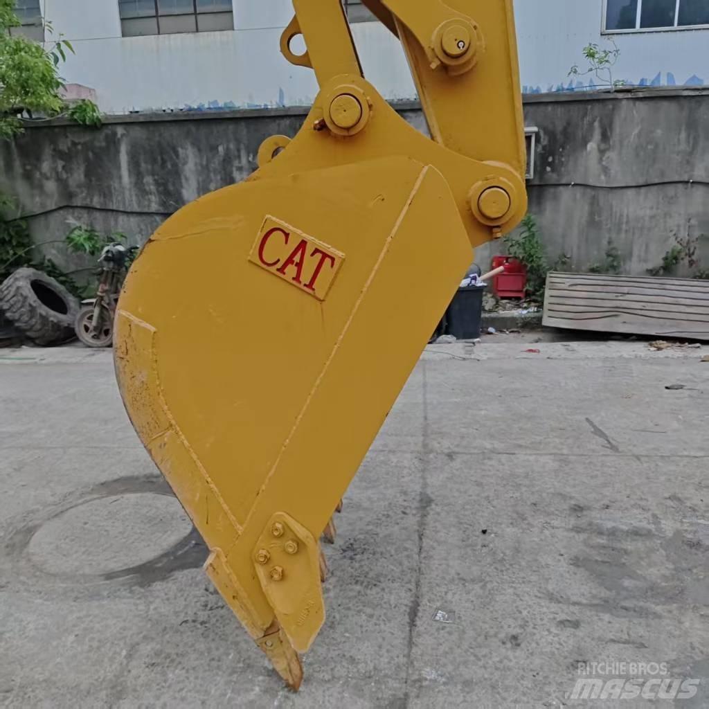 CAT 320 Vikšriniai ekskavatoriai