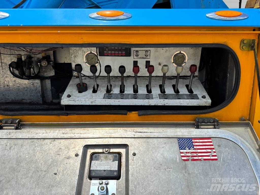 Peterbilt 378 Pagalbos kelyje automobiliai