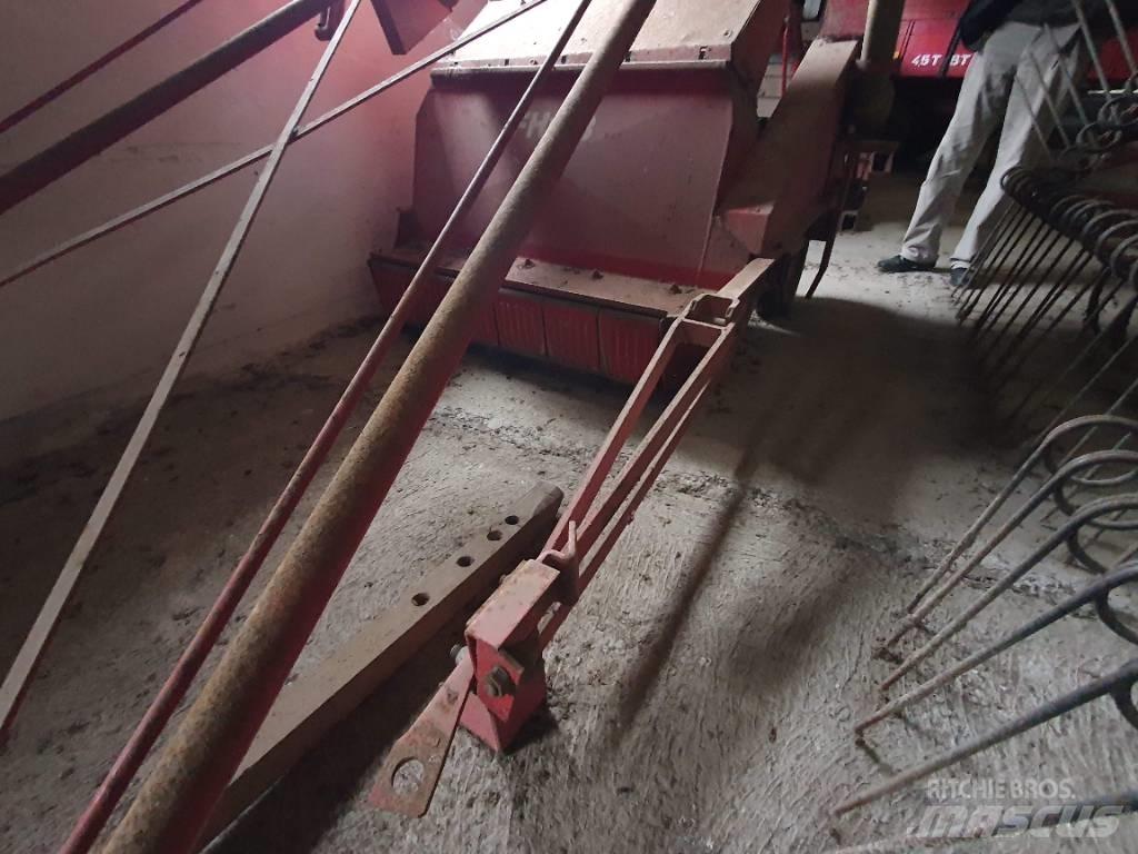  FH113  Grønthøster Pašarų kombainai