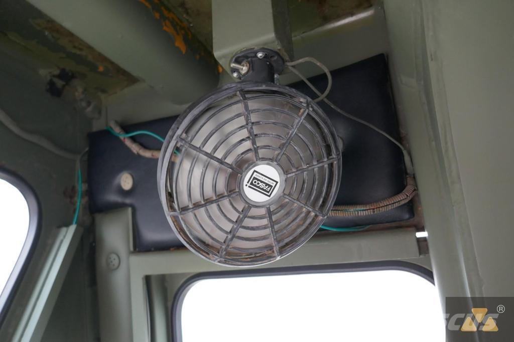 CAT D7G Ex-army Vikšriniai buldozeriai