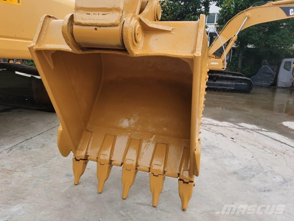 CAT 330 D Vikšriniai ekskavatoriai