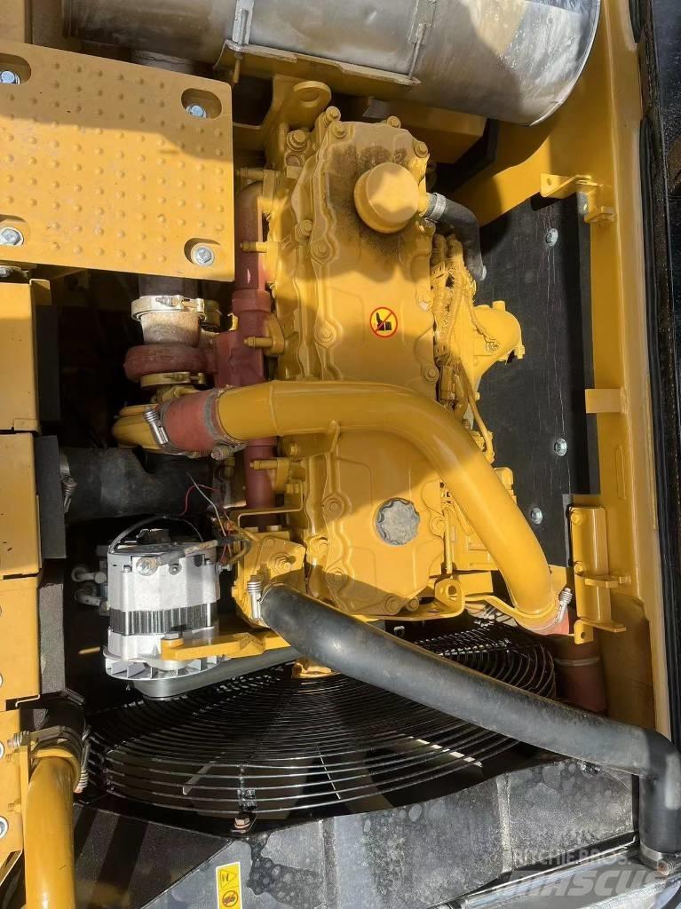 CAT 325d Vikšriniai ekskavatoriai
