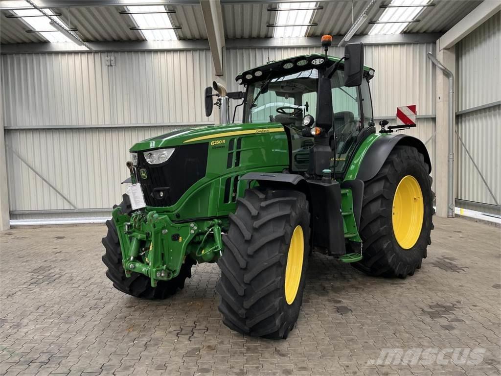 John Deere 6250R Traktoriai