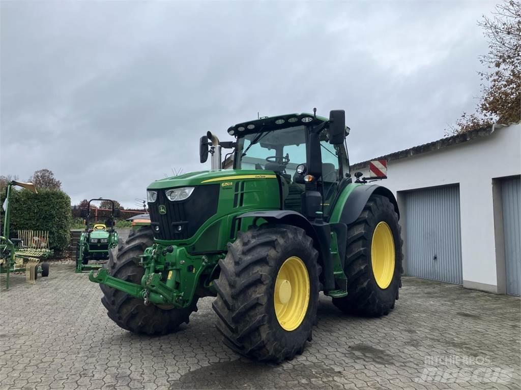 John Deere 6250R Traktoriai