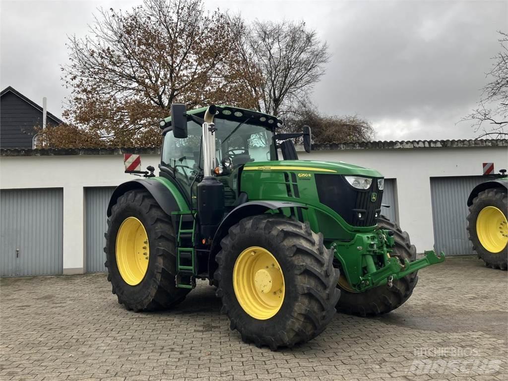 John Deere 6250R Traktoriai