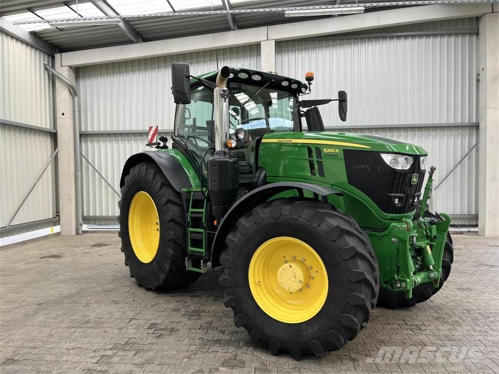 John Deere 6250R Traktoriai