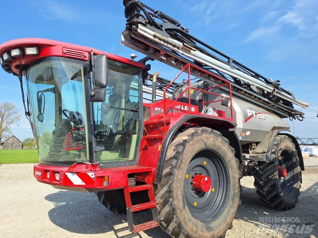 Horsch Leeb PT 230 Savaeigiai purkštuvai