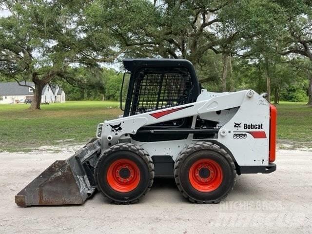 Bobcat S 550 Krautuvai su šoniniu pasukimu
