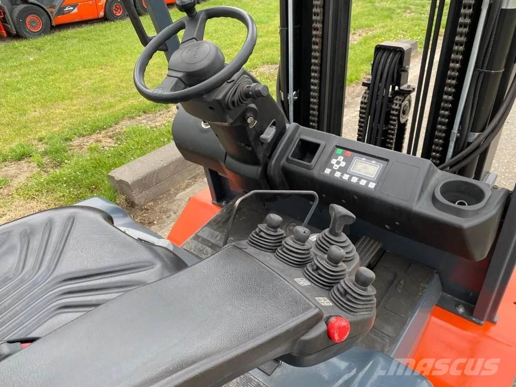 Toyota 8FBMT40 Elektriniai šakiniai krautuvai