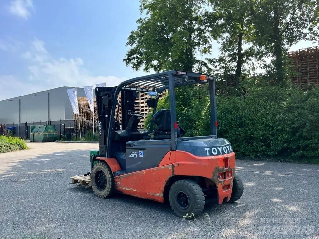 Toyota 8FBMT40 Elektriniai šakiniai krautuvai