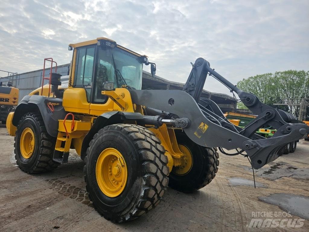 Volvo L 110 H Naudoti ratiniai krautuvai