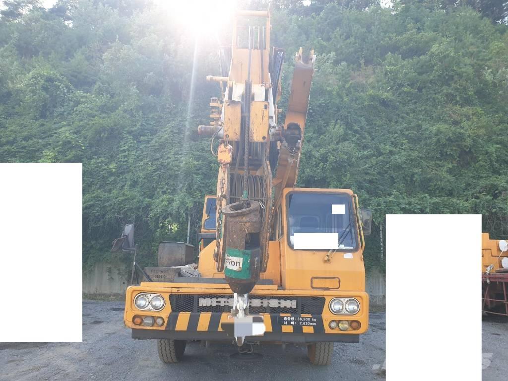 Hyundai HC 50 Visureigiai kranai