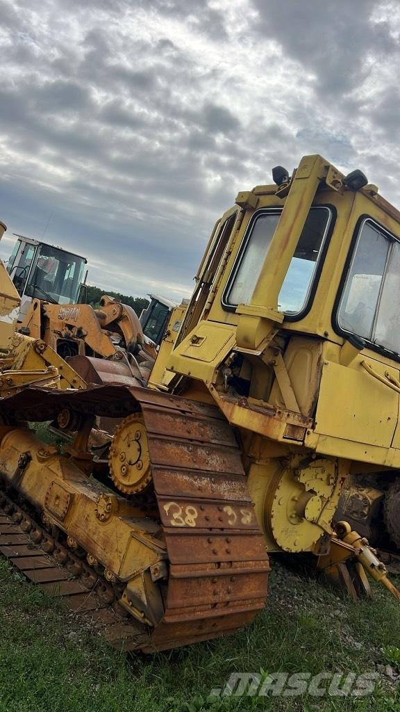 CAT D 4 H Važiuoklė ir suspensija