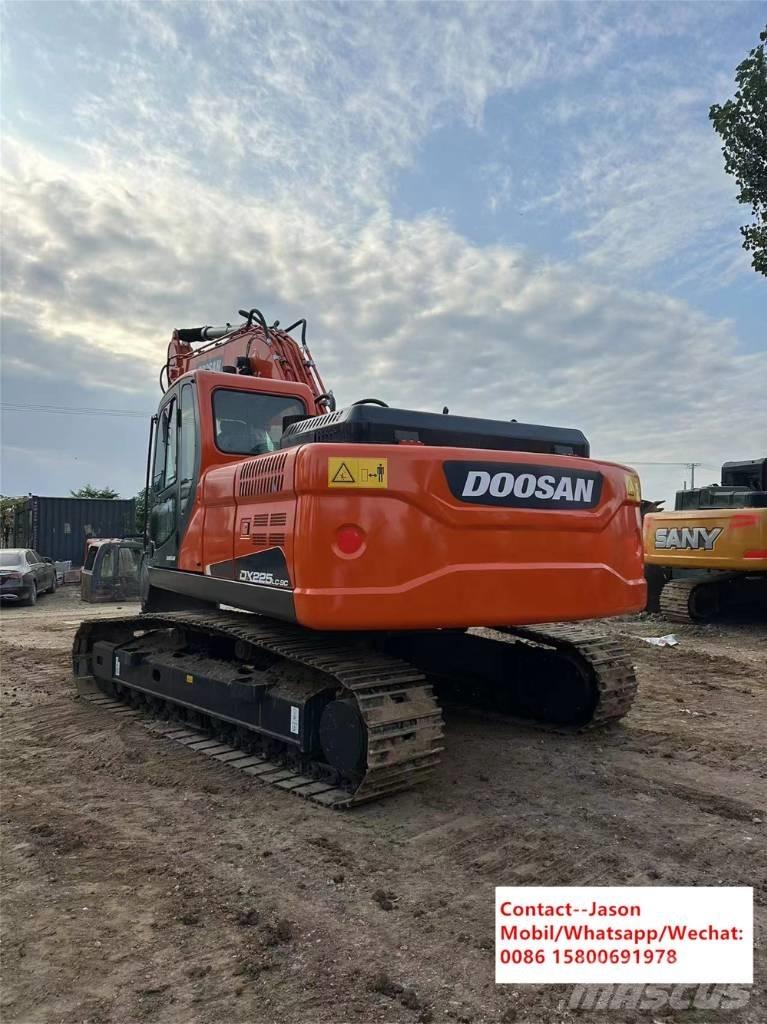 Doosan DX 225 LCA Vikšriniai ekskavatoriai