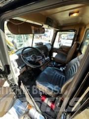 Mack CV 713 Savivarčių priekabų vilkikai