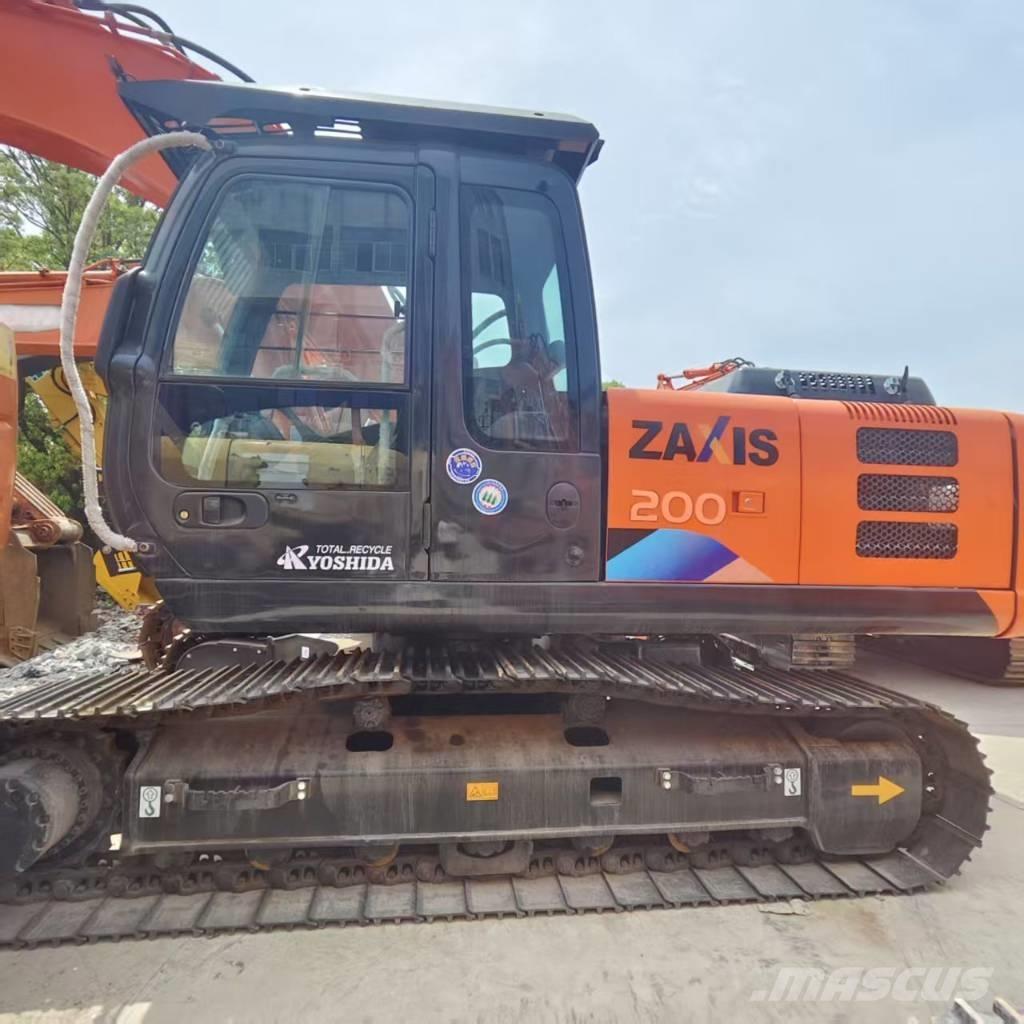 Hitachi ZX 200 Vikšriniai ekskavatoriai