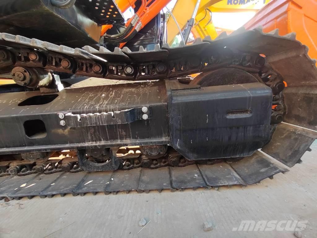 Hitachi ZX 200 Vikšriniai ekskavatoriai